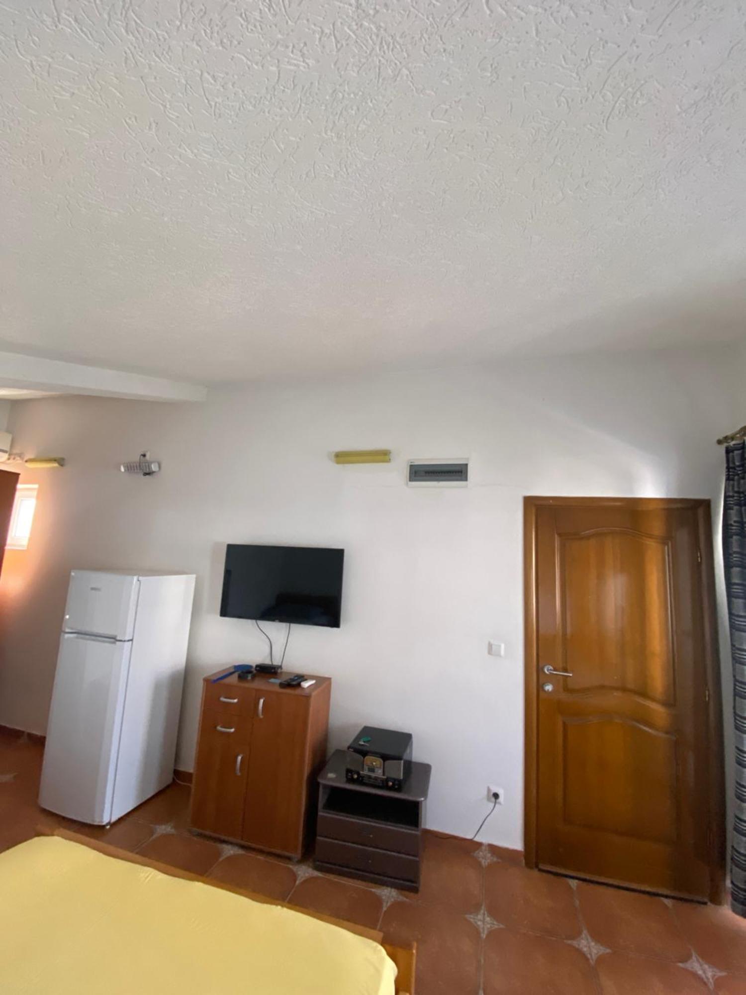 Guest House Nura Ulcinj Kültér fotó